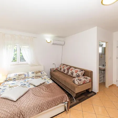 Lovely Home In Vinisce