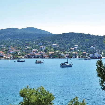 Casa vacanze Cozy In With Outdoor Swimming Pool