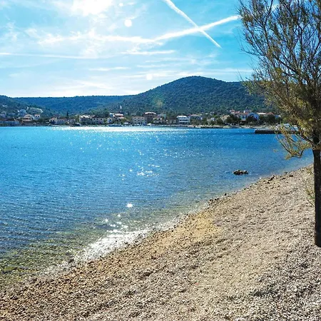 Cozy In With Outdoor Swimming Pool * Vinišće